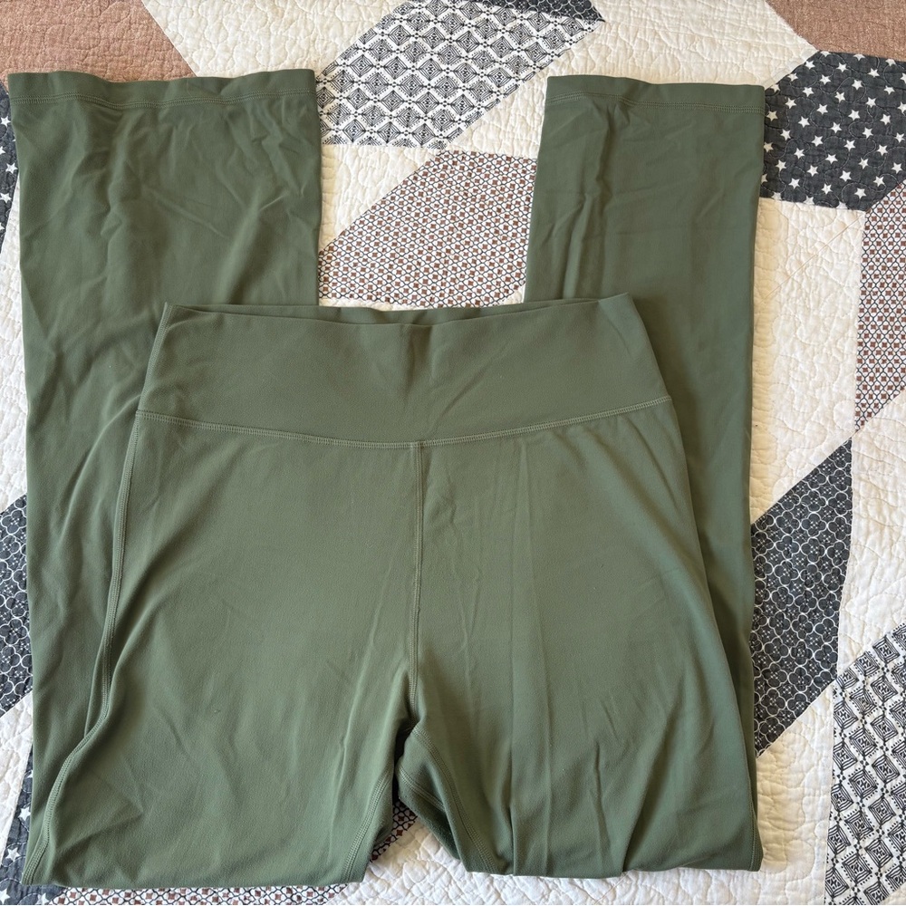 Green Stretchy Leggings with Wide Waistband